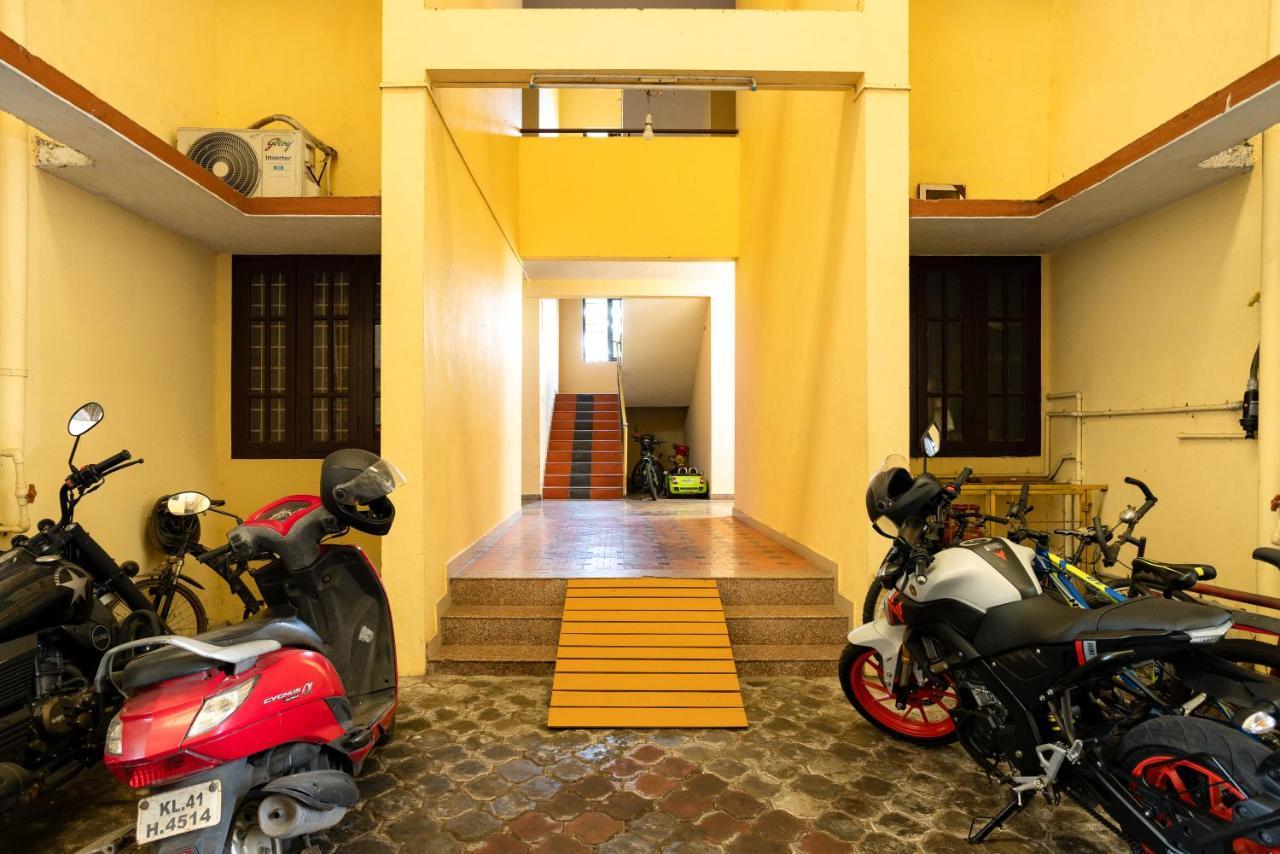 Paradise Inn Kochi Esterno foto